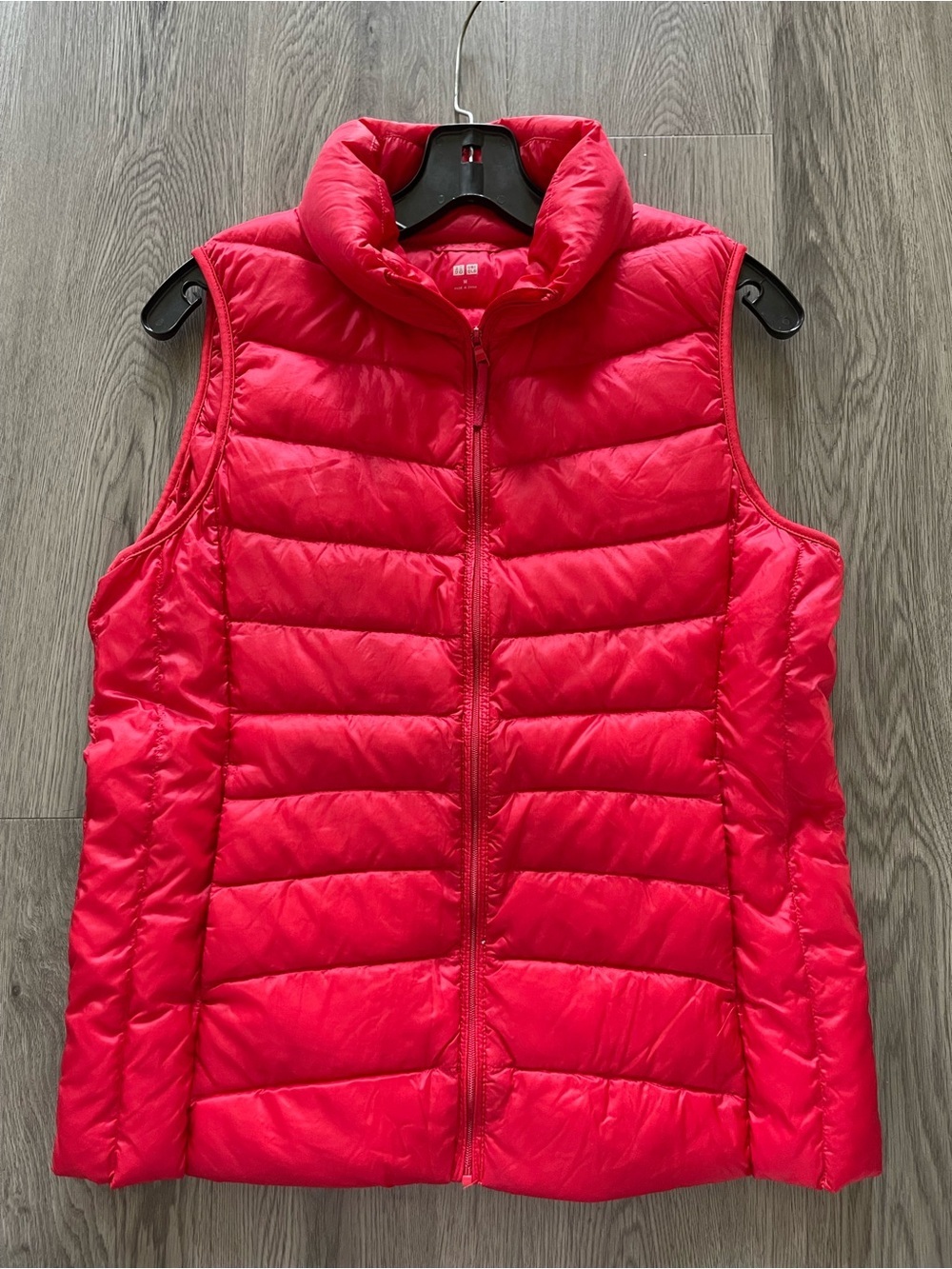 Uniqlo nylon down Bright Red Quilted Puffy Vest